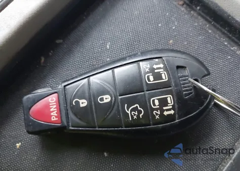 2013 Chrysler Town & Country Touring z USA, uszkodzony, nr VIN 2C4RC1BG6DR675698